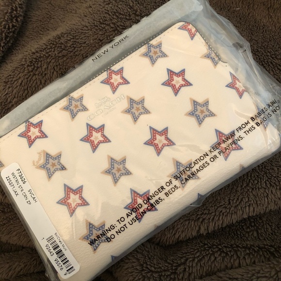 SALE!!! NWT Coach RARE western star wristlet!! - Picture 5 of 5